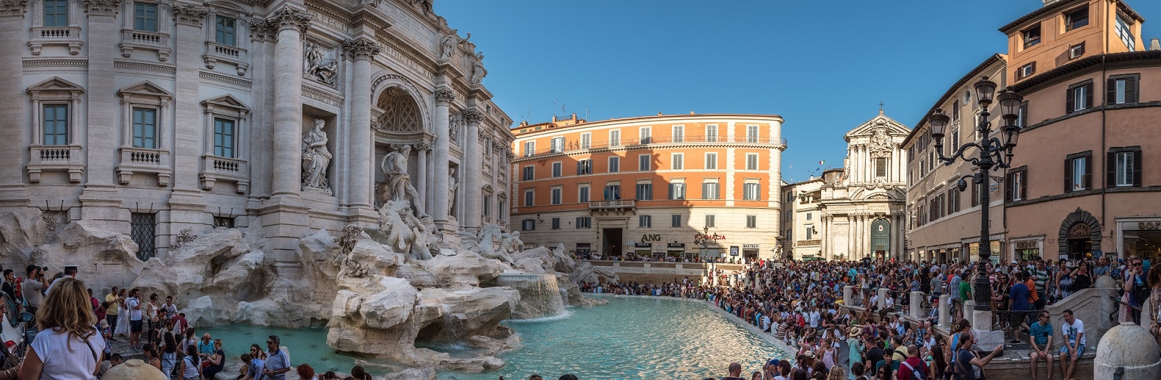 L'emblématique fontaine de Trévi à Rome